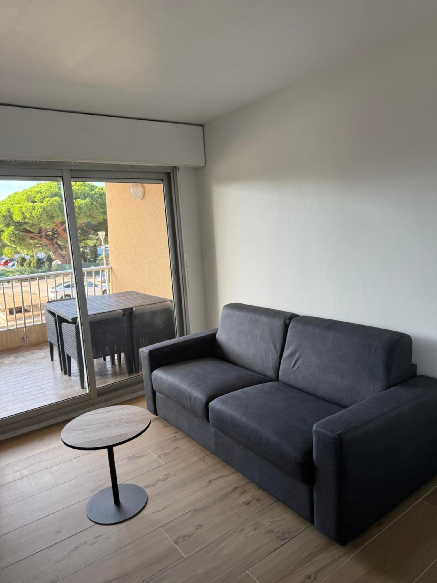 Super Studio Climatise Sur Le Port De Hyeres Apartamento Exterior foto